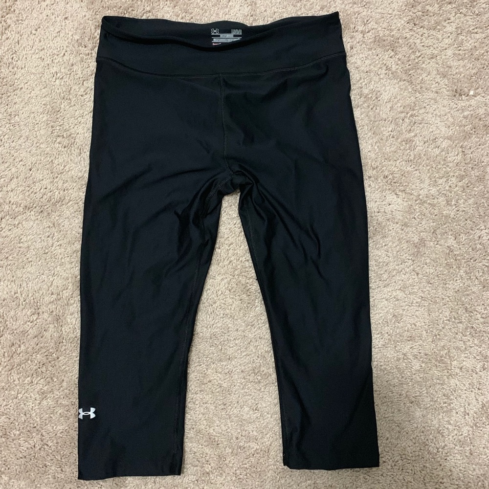 NWOT Under Armour Crop Leggings